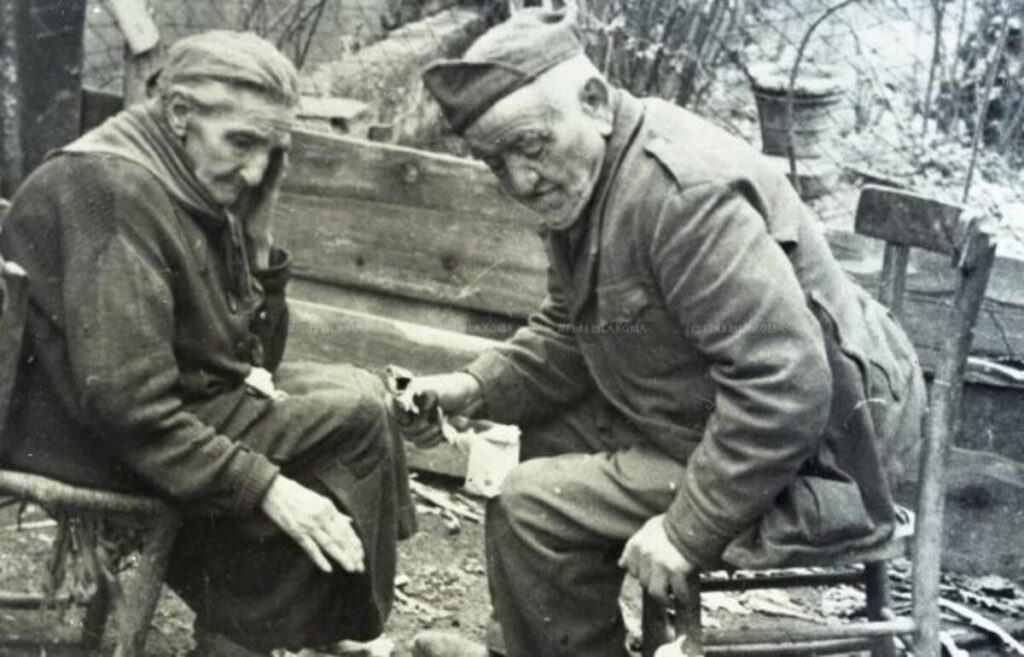 La sora Angelica e zi’ Checco “sfrattati” da Campo Testaccio, durante la guerra.