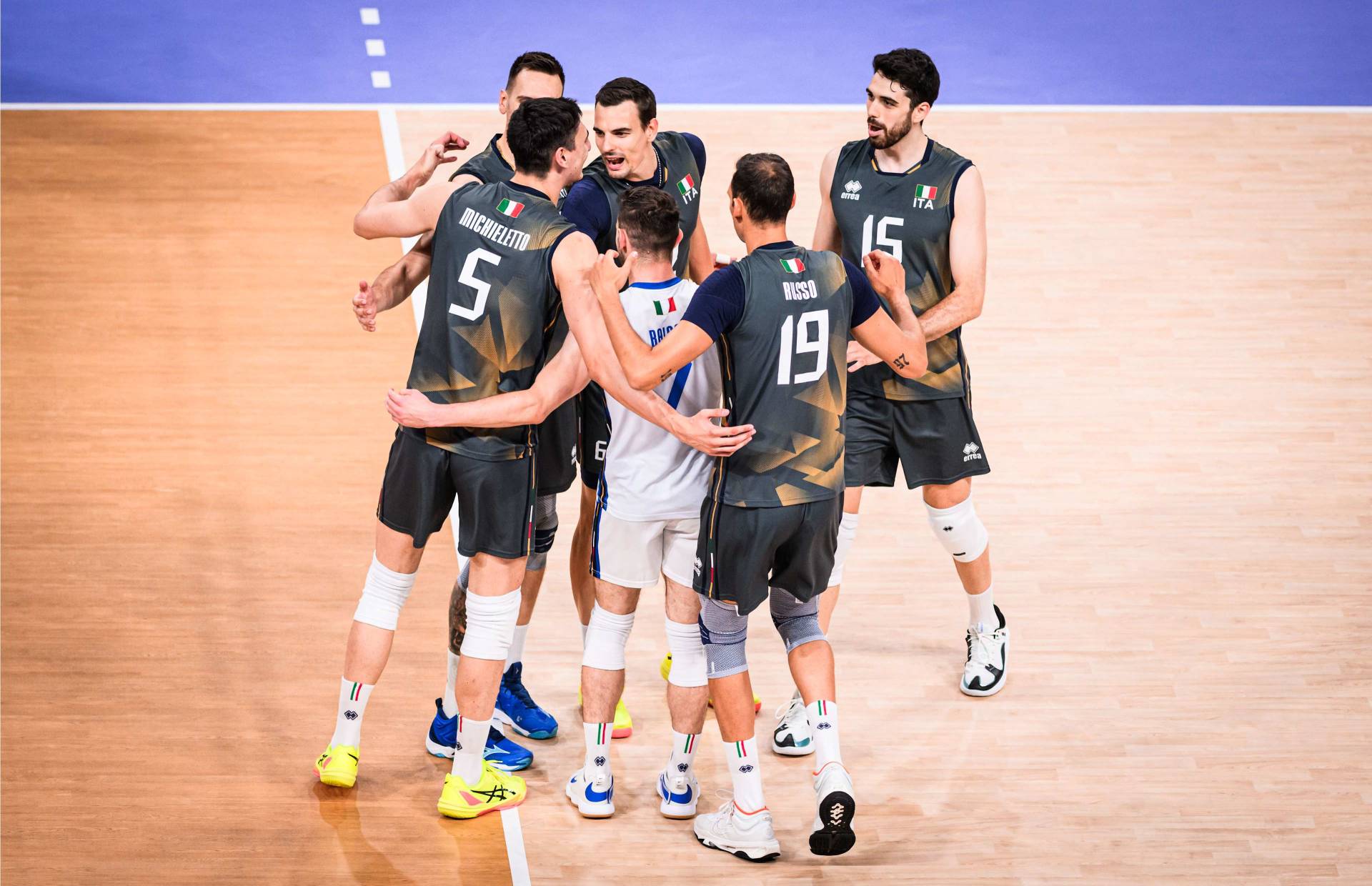 La Nazionale Maschile di pallavolo in azione contro l'Egitto nel torneo olimpico di Parigi